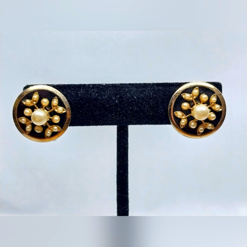 CORO Screw Back Earrings Vintage 1950s Gold Black Enamel Faux Pearl Floral